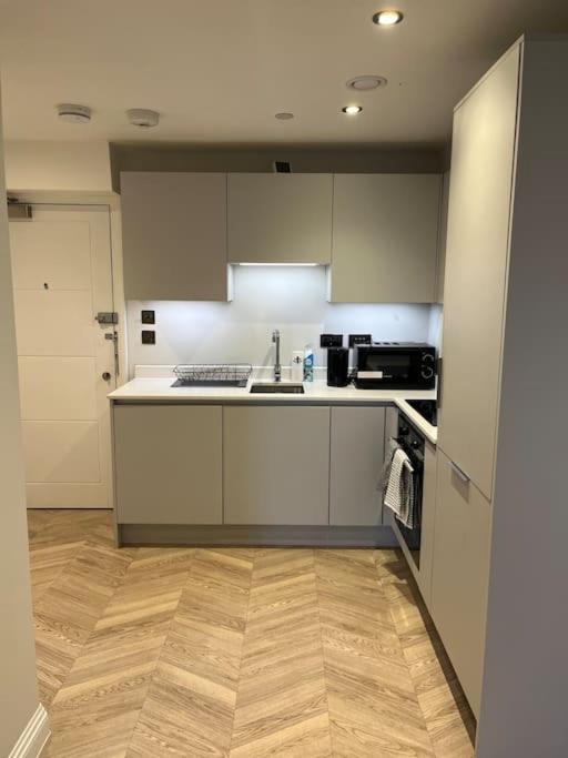 1 Bed Flat *